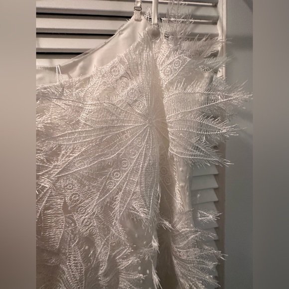 INAMORE White Feather dress - Picture 6 of 11